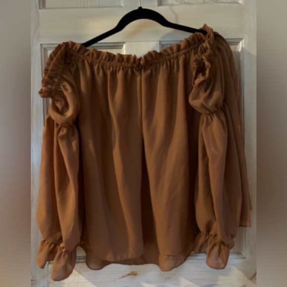Lisa & Lucy Sheer Off the Shoulder Blouse in Coffee. Women’s Medium - Picture 4 of 9